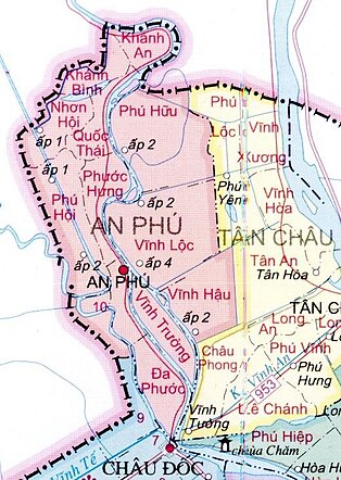 An Phú - một thị trấn nhỏ nằm ở vùng đồng bằng sông Cửu Long, nổi tiếng với những vườn trái cây tươi ngon và phong cảnh hữu tình. Khám phá vẻ đẹp của nơi này ngay bằng cách xem hình ảnh!