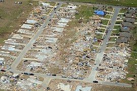 27. dubna 2014 Vilonia tornádo aerial damage.jpg