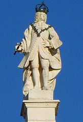 Estatua del rey Fernando VI de España.
