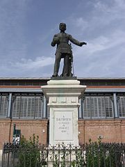 Estatua de Alfonso XII en la Plaza de la Constitución / Alfonso XII's statue at the Constitution Square