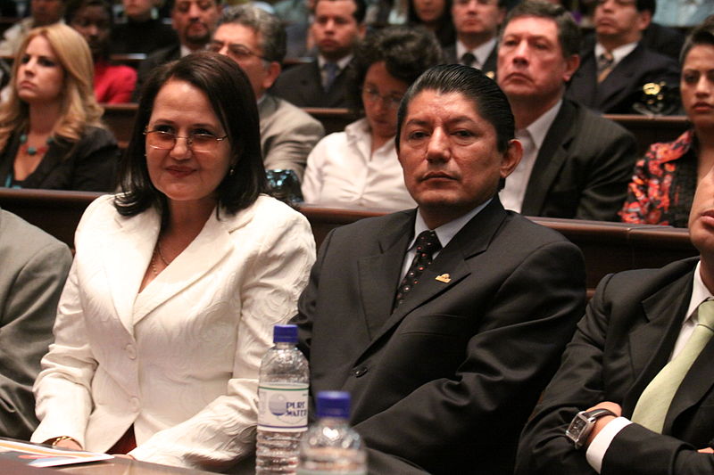 File:Asambleístas en la sesión solemne del informe a la Nación por parte del Sr. Presidente Constitucional de la República del Ecuador, Ec. Rafael Correa (4879056535).jpg