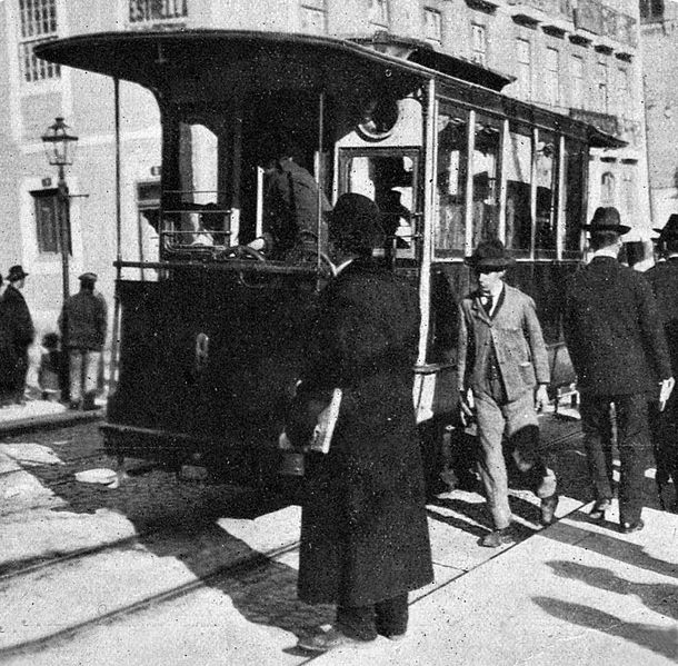 File:Ascensor da Estrela em 1909, foto de Joshua Benoliel.jpg