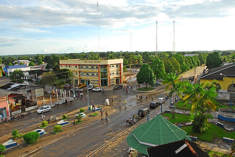 File:Avenida Antonio Frota Centro - Tarauaca.jpg