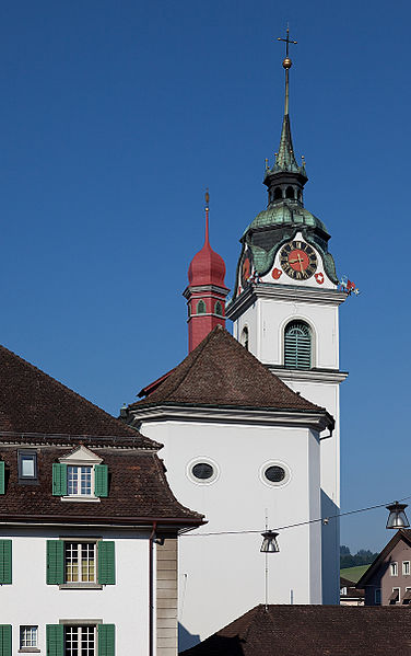 File:B-Kuessnacht-SZ-Pfarrkirche-St-Peter und Paul.jpg