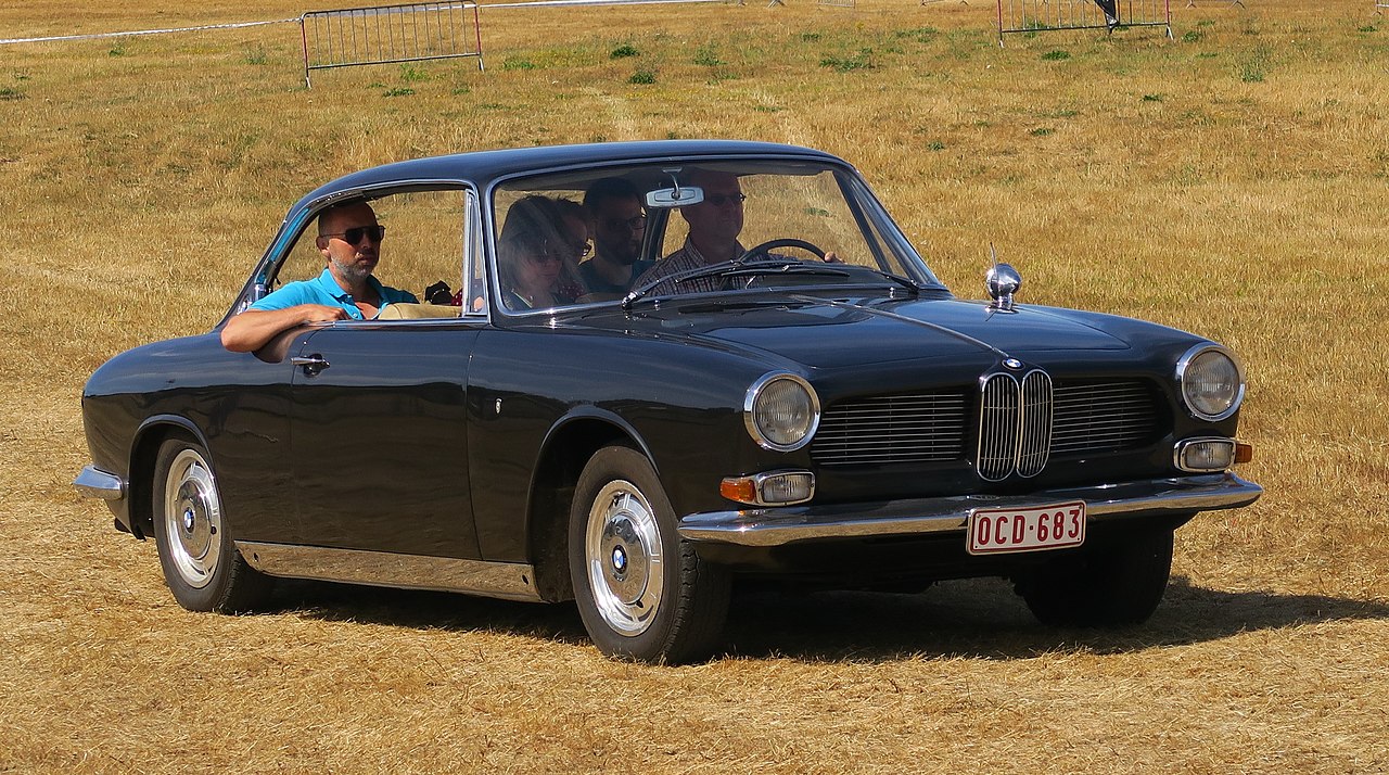 Image of BMW 3200 CS approaching Schaffen-Diest 2018 01