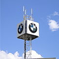 BMW Logo für Werbung auf Gestell montiert.JPG