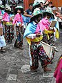 Bailando a la virgen