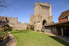 The barbican Barbican To Lewes Castle And Walls To South 2018 02.jpg