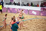 Deutsch: Beachhandball bei den Olympischen Jugendspielen 2018; Tag 6, 12. Oktober 2018; Mädchen, Hauptrundenspiel – Ungarn-Niederlande 2:1 English: Beach handball at the 2018 Summer Youth Olympics at 12 October 2018 – Girls Main Round – Hungary-Netherlands 2:1