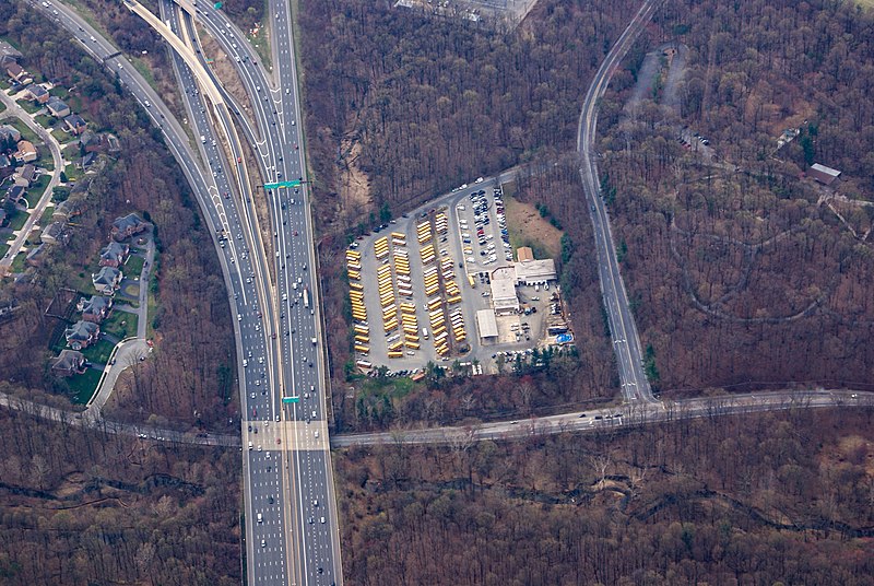 File:Bethesda bus depot, Potomac (20100325-DSC01295).jpg