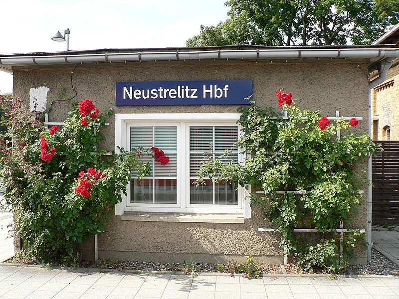 File:BfNeustrelitz1.jpg