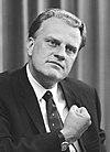 Une image en noir et blanc de Billy Graham