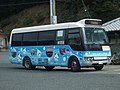 （山口230 あ 109） 2019年2月23日 長門市内路線で使用される独自カラーの小型車