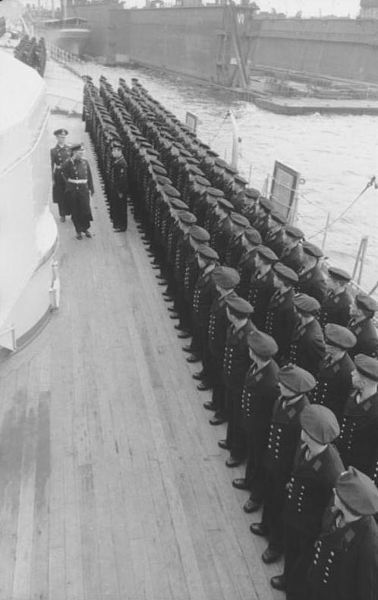 File:Bundesarchiv Bild 101II-MN-1362-19, Schlachtschiff Bismarck, Indienststellung.jpg