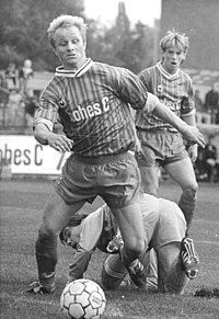 Bundesarchiv Bild 183-1990-0929-015, FC Sachsen Lipsia - FC Carl Zeiss Jena, Ausschreitungen.jpg