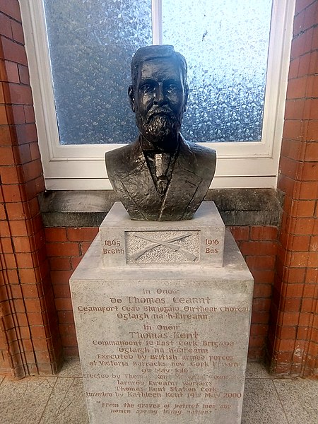 Bust of Thomas Kent at the station, by sculptor James MacCarthy