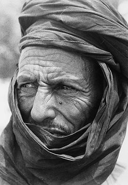 COLLECTIE TROPENMUSEUM Portret van Sidi Amed een Tuareg vluchteling uit Mali te Dori TMnr 20010117.jpg