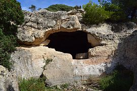 Fassade der Höhle 10