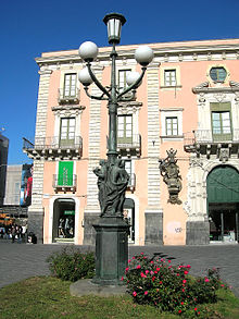 Candelabro sulla leggenda di Colapesce opera dello scultore catanese Mimì Maria Lazzaro