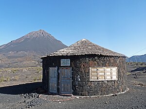 One notable example was a hut (known as funco) in Cha das Caldeiras featuring traditional architecture, its bricks were made out of lava Cha das Caldeiras-Maison traditionnelle (1).jpg