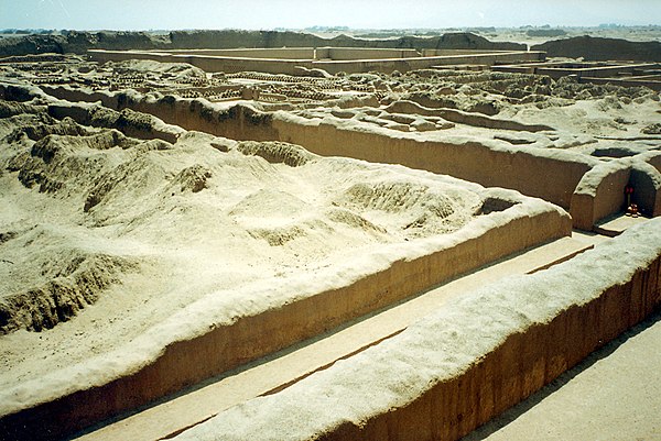 Chan Chan, the huge adobe town from Chimu time