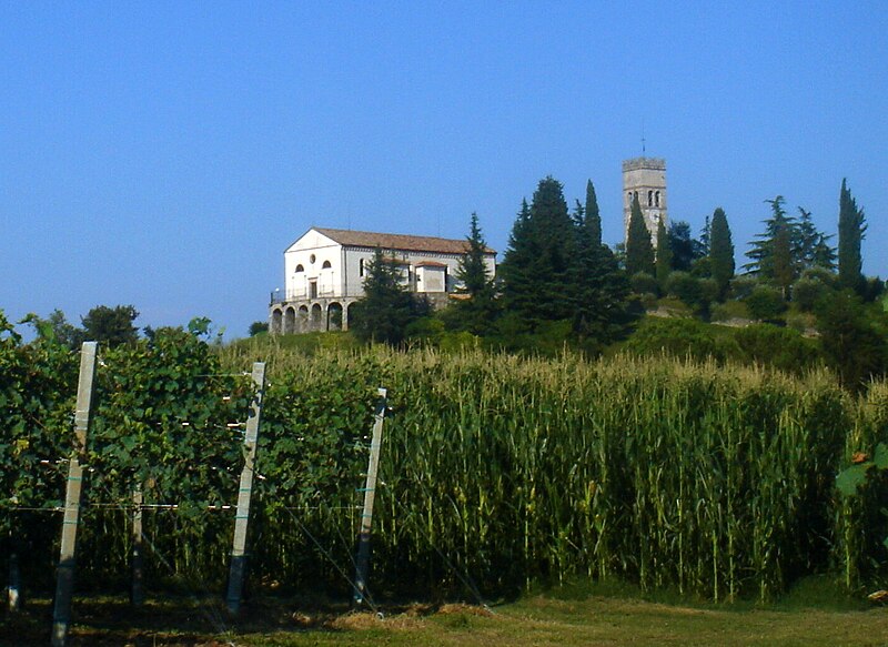 File:Chiesa parrocchiale dei Santi Pietro e Paolo (Castello Roganzuolo).jpg