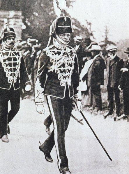 File:Churchill in Oxford Yeomanry uniform 1915.jpg