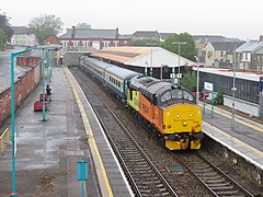 Colas 37421 la Caerphily cu o garnitură de vagoane Mk2, închiriată la Transport for Wales, 29 mai 2019