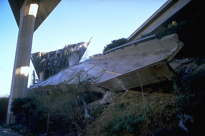 File:Collapsed freeway interchange, 1994 Northridge Earthquake.jpg