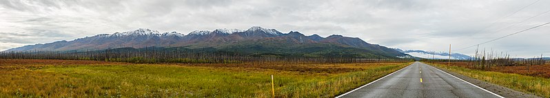 File:Cordillera de Alaska desde Tok, Alaska, Estados Unidos, 2017-08-29, DD 01-08 PAN.jpg
