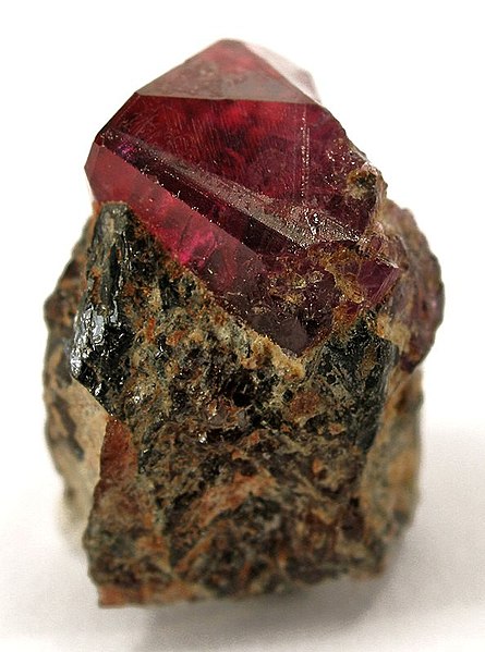 File:Corundum-197437.jpg