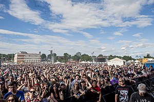 Crowd at Rockfest 2014.jpg