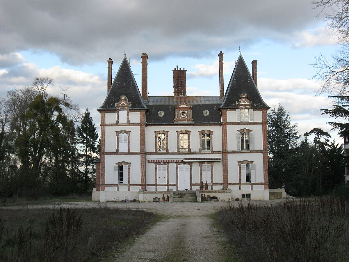 File:Dammarie-les-Lys château - Wikimedia Commons
