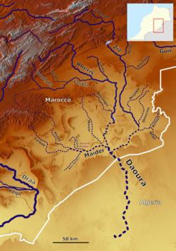 O Todgha no sistema do rio Daoura (centro esquerdo)