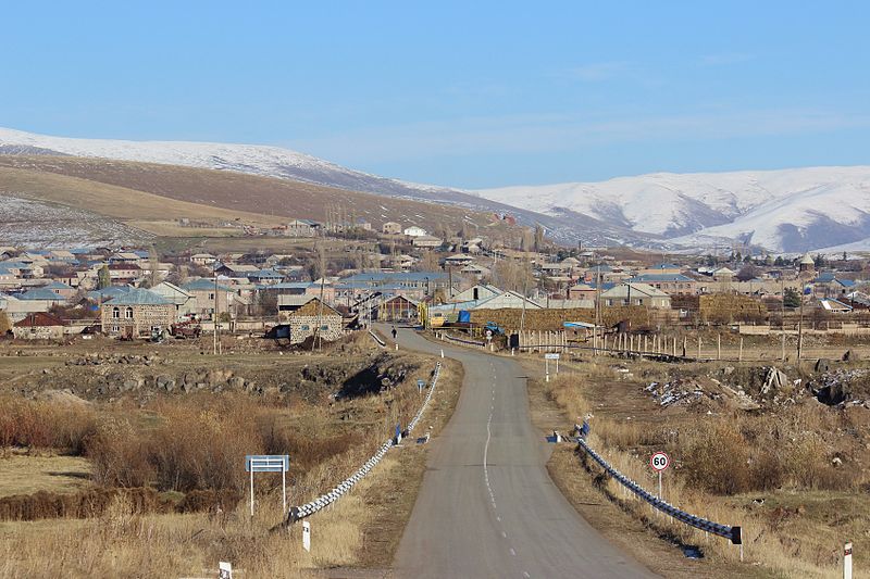 File:Ddmashen Village 2.JPG