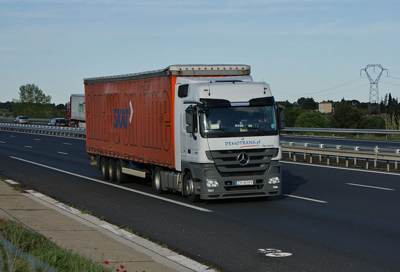 File:Demotrans Mercedes-Benz Actros.jpg