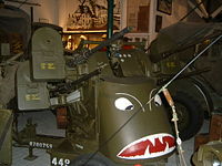 Cuatro ametralladoras M45 calibre 50 para defensa aérea, montadas en un remolque M20 (fabricado en EE. UU.).  Objeto expuesto del museo del equipo militar en la ciudad de Diekirch, Luxemburgo