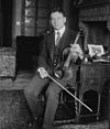 Efrem Zimbalist Efrem Zimbalist with violin (cropped).jpg