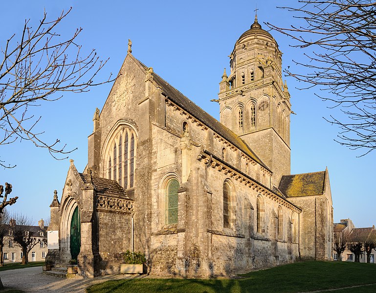 File:Eglise Sainte-Marie-du-Mont.jpg