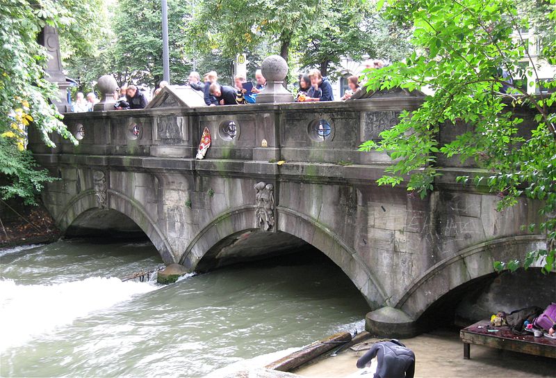 File:Eisbachbruecke Prinzregentenstr. Muenchen-2.jpg