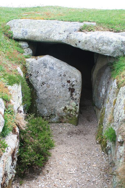 File:Entrance to the Porth Hellick Burial Cairn - geograph.org.uk - 910623.jpg