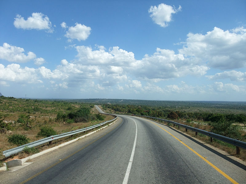 File:Estrada Nacional EN12 (5983637047).jpg