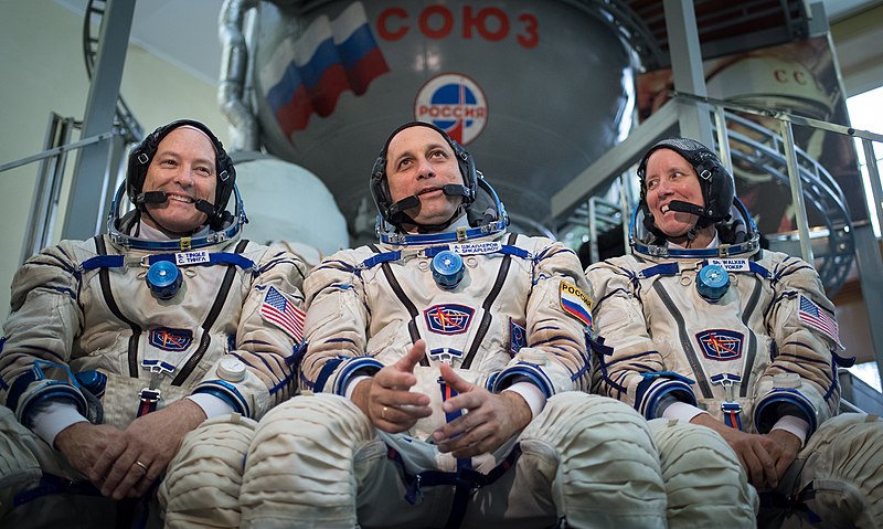 File:Expedition 53 Qualification Exams (NHQ201708300011).jpg