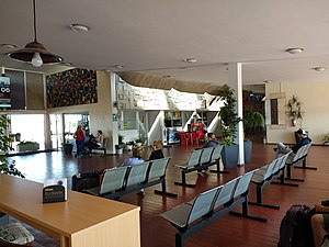 https://upload.wikimedia.org/wikipedia/commons/thumb/e/e0/Fray_Bentos_bus_terminal_-_interior.jpg/300px-Fray_Bentos_bus_terminal_-_interior.jpg