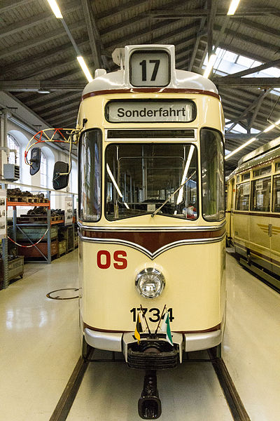 File:Großraum-Triebwagen T4-(T4-62) (1734) - Straßenbahnmuseum Dresden.jpg