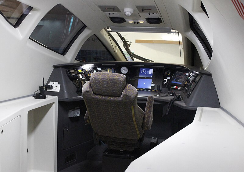 File:HEMU-430 Driver Cab.jpg