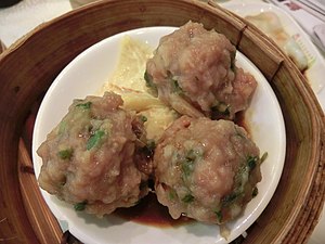 HK Pacific Plaza SYP 德韾苑 Tak Hing Yuen Seafood Restaurant beef meat balls Mar-2013 Bamboo steamer.JPG