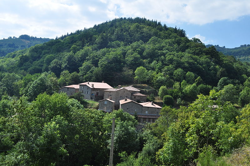 File:Hameau de Crouzet.JPG