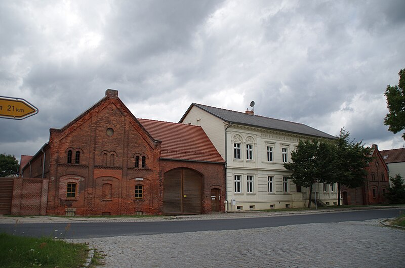 File:Haupstraße 30 Jüterbog Neumarkt.jpg