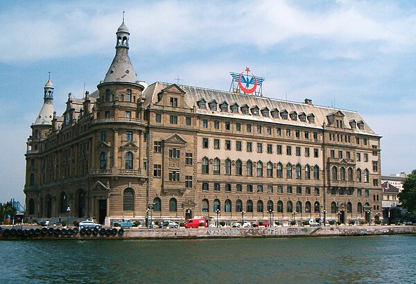 Image: Haydarpasa train station (cropped)